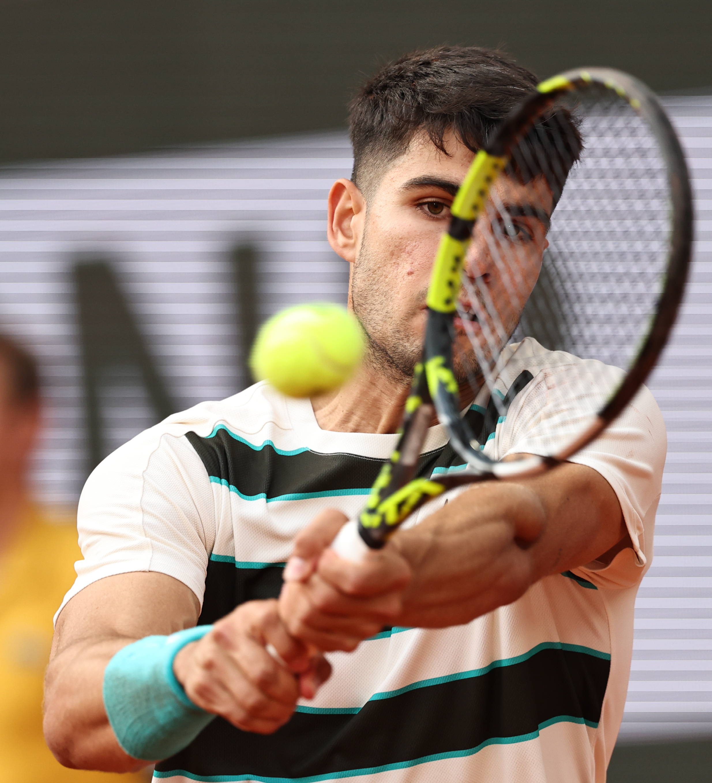 法国网球队险胜日本网球队，阿尔卡拉斯制霸全场的简单介绍