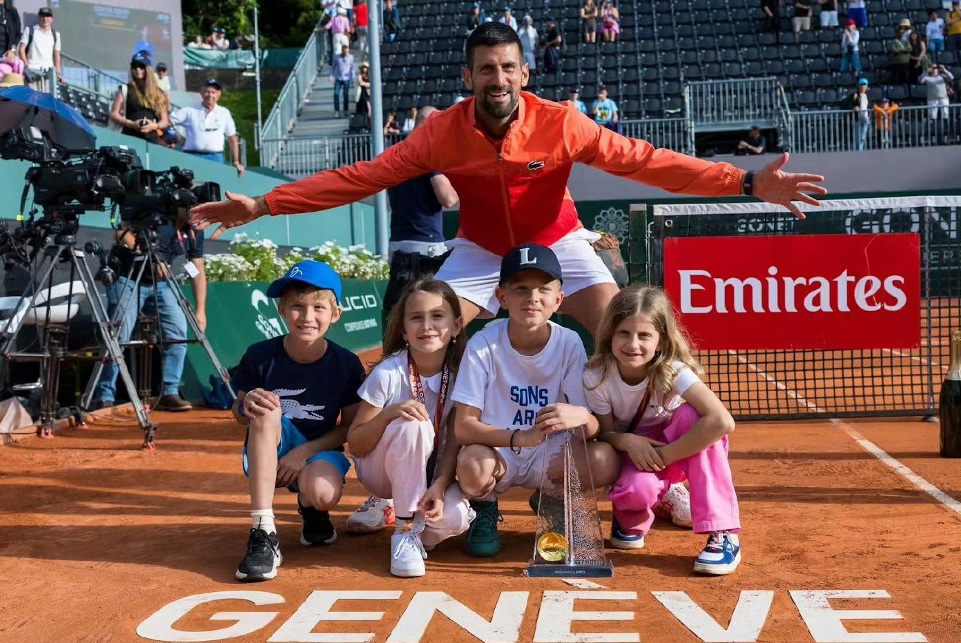 世界网球队碾压美国网球队，德约科维奇完成帽子戏法的简单介绍