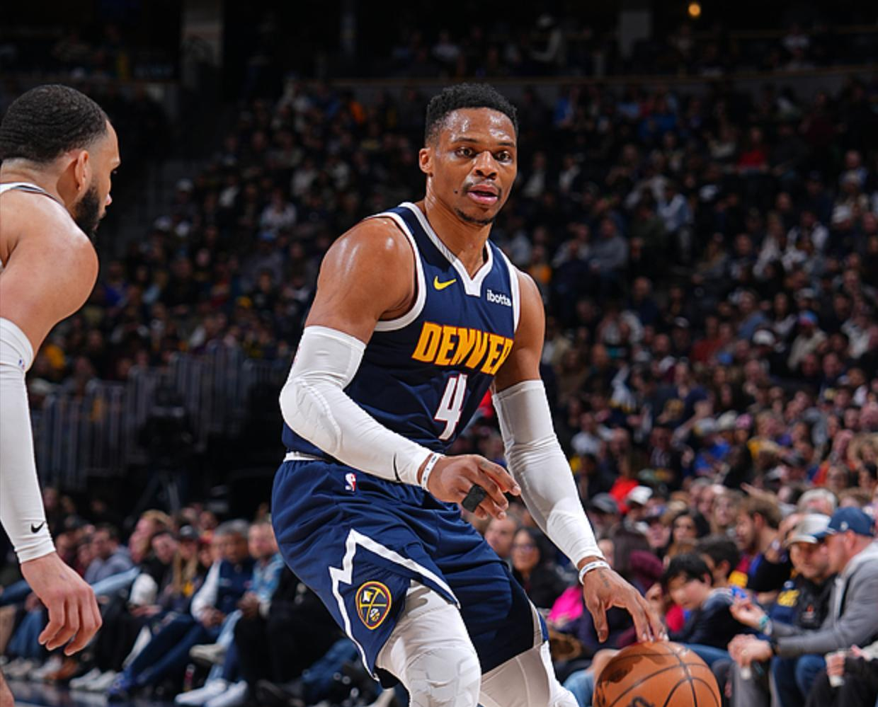 篮网队击败掘金队，继续保持不败