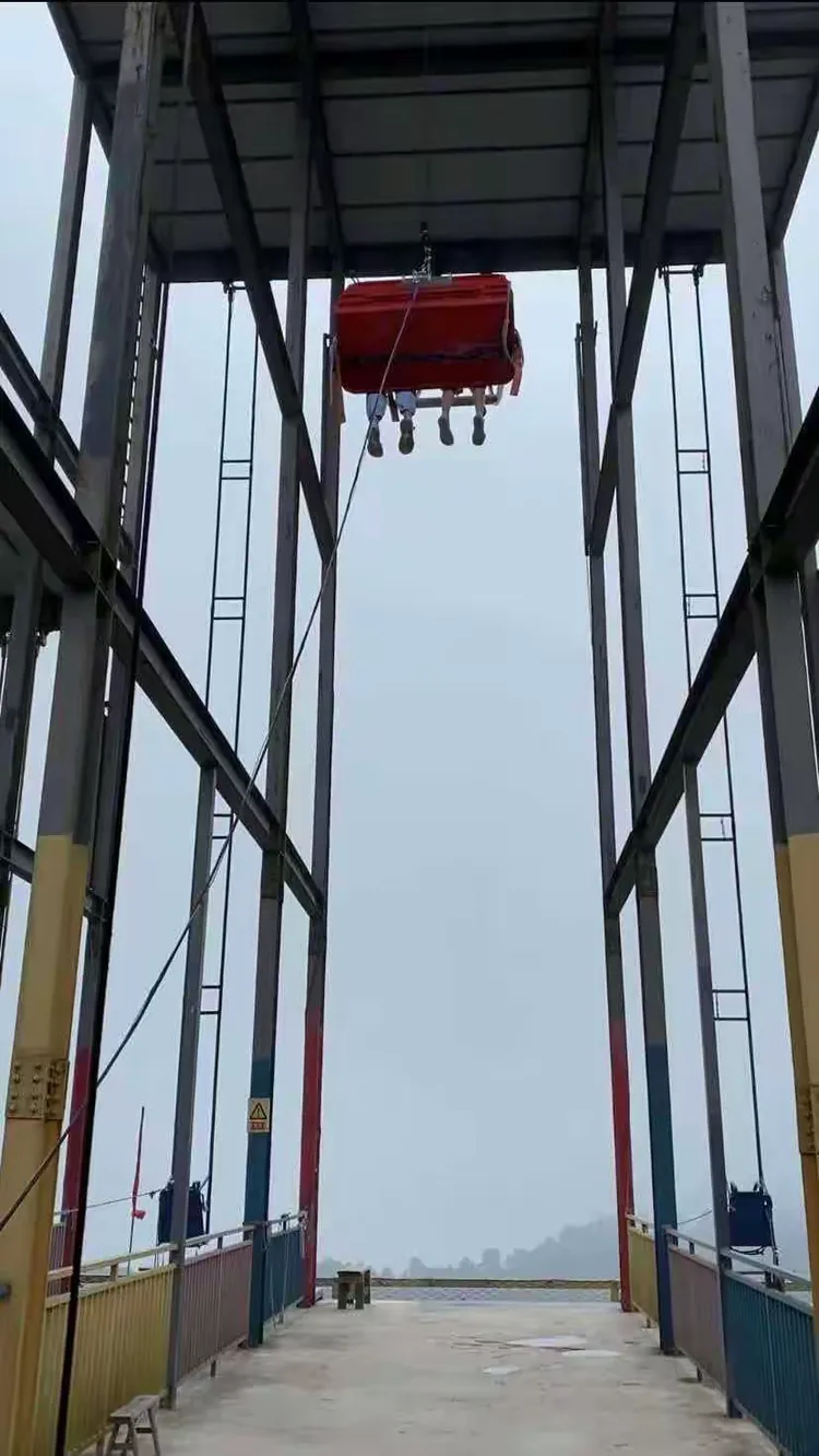 惊险刺激的比赛场面牢牢抓住观众的心