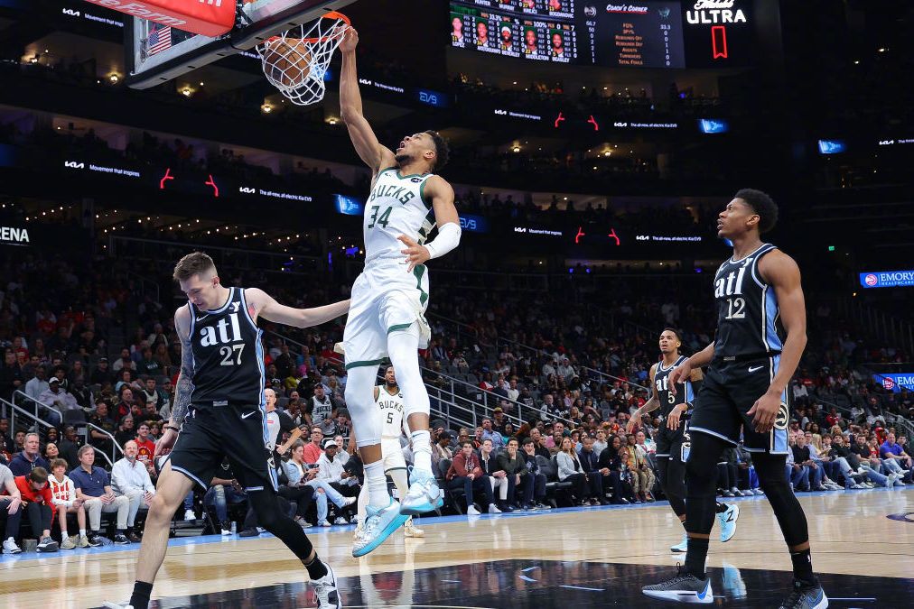 老鹰客场大胜雄鹿,保住晋级希望的简单介绍 老鹰客场大胜雄鹿,保住晋级希望的简单介绍