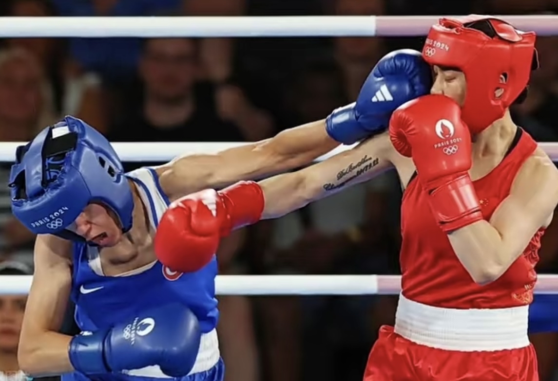 包含摔跤选手宝刀未老，实力依旧强劲备战决赛的词条