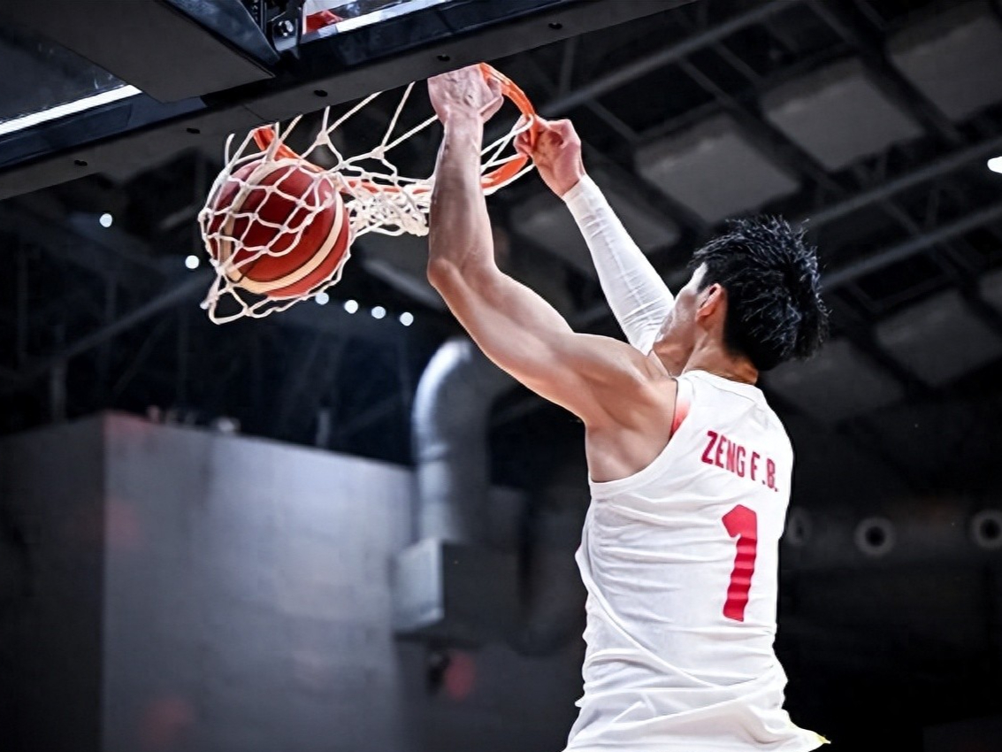 球员在比赛中展现出色表现获赞 球员在比赛中展现出色表现获赞