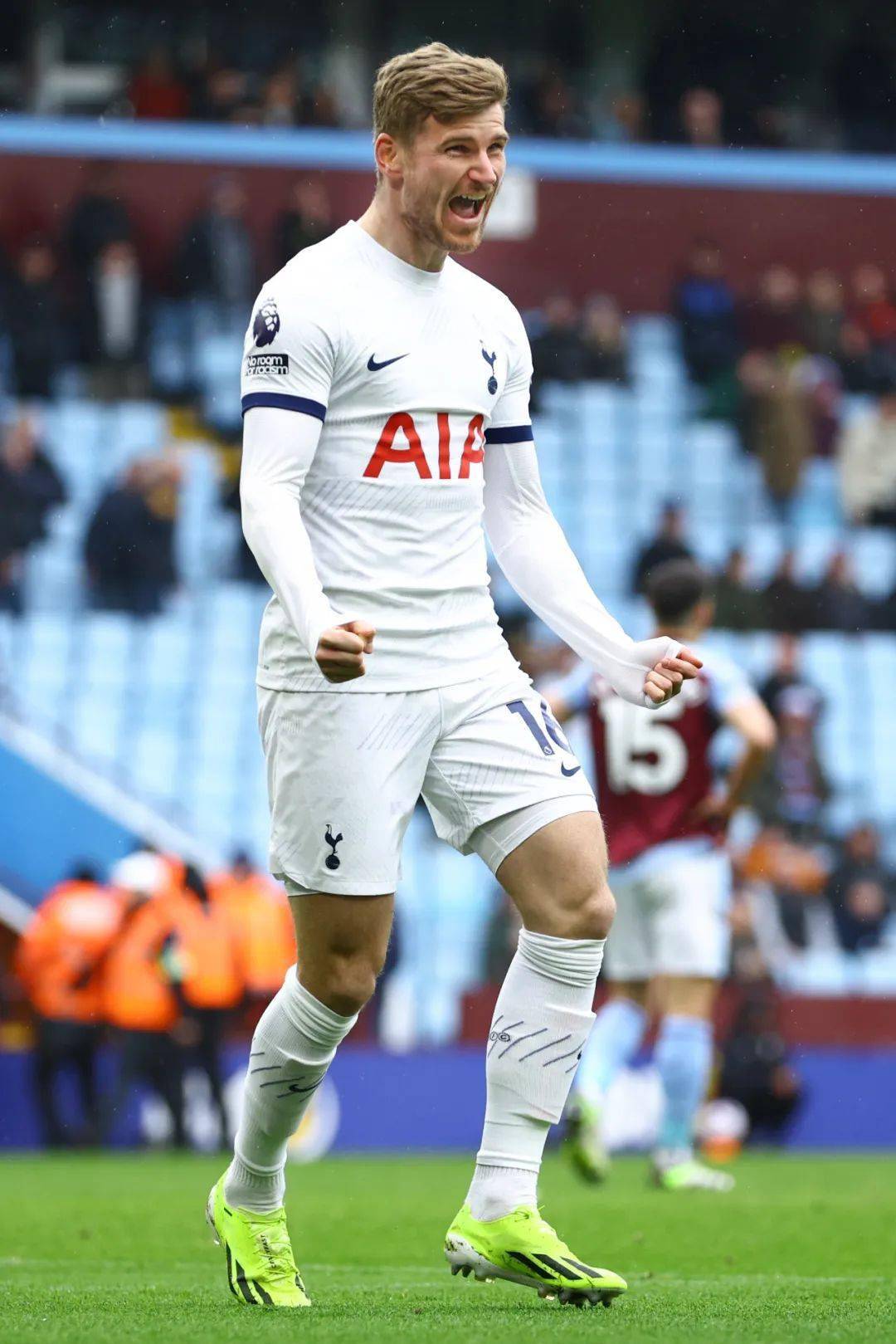 包含维拉客场失利，降级阴影笼罩的词条