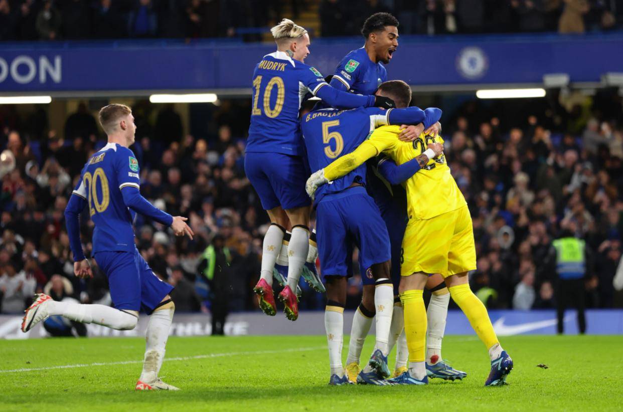 包含阿斯顿维拉战平对手，保级形势微妙的词条