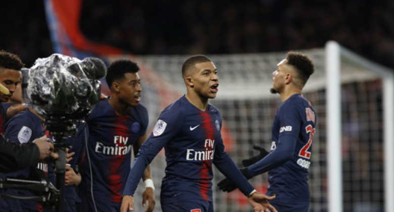 关于巴黎圣日耳曼客场逼平，领跑小组积分榜的信息