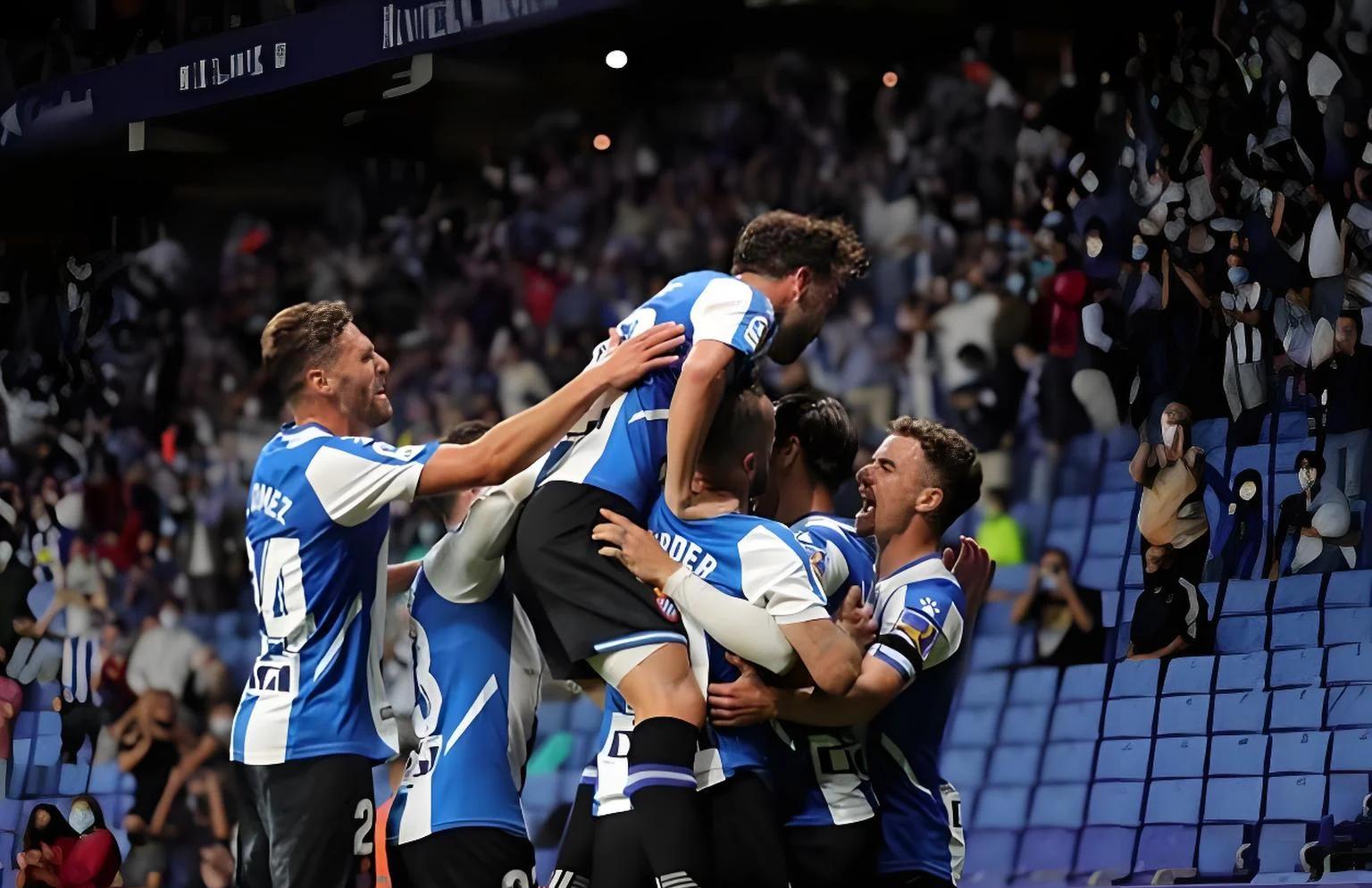 开云体育app-足球赛事镜头前呈现激情四溅