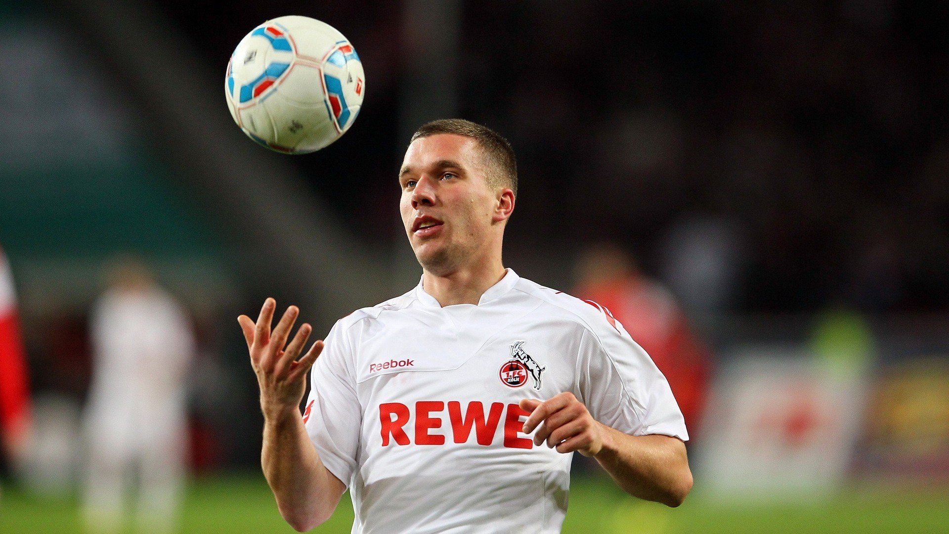 德甲争冠战焦点战,雄鹿稳稳拿下马刺—体育精神如何跨越国界与项目