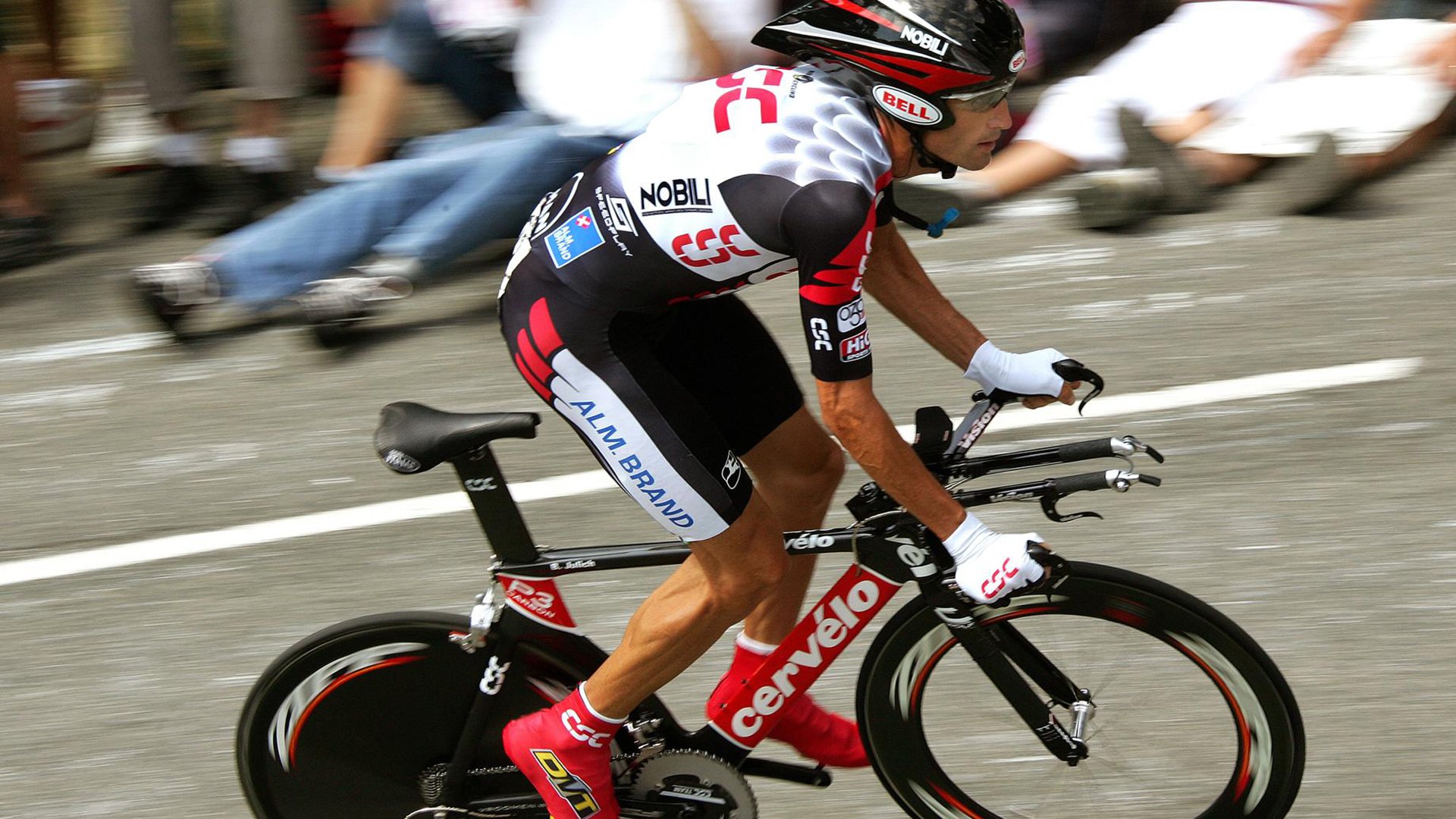 赛道新纪元，雷诺轻取红牛，佩雷兹刷新纪录改写F1格局